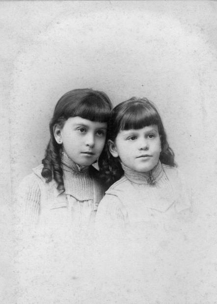 resized_redvelvet_p15E=Frieda & Tillie Heppenheimer.jpg